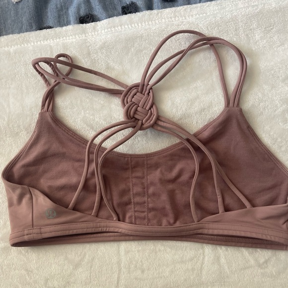 Lululemon Maeve sports bra like new size 8 - Picture 2 of 3